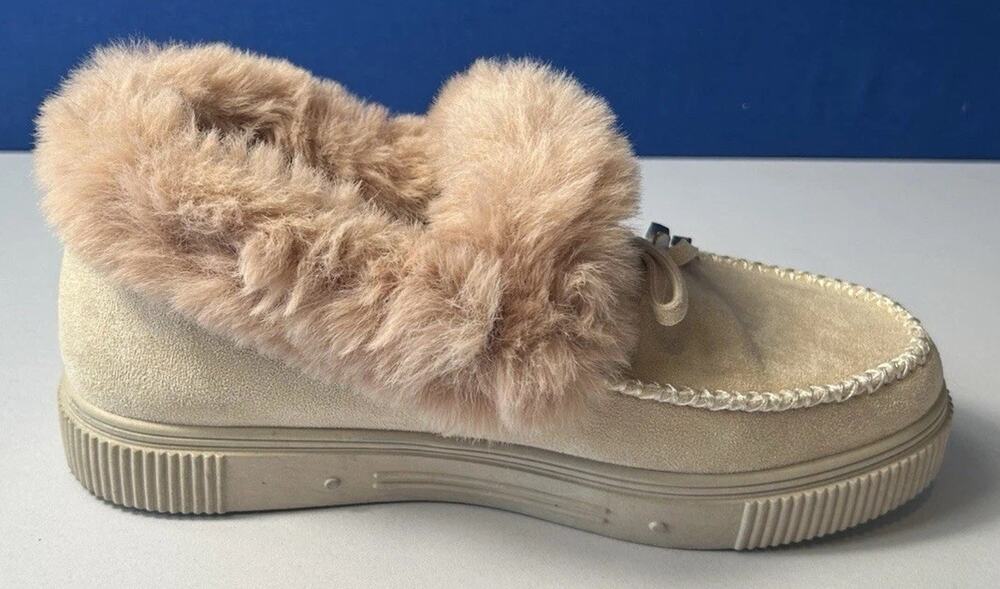 Olivia Miller Women’s Size 10 Beige Faux Fur Moccasin Loafers Winter Shoes